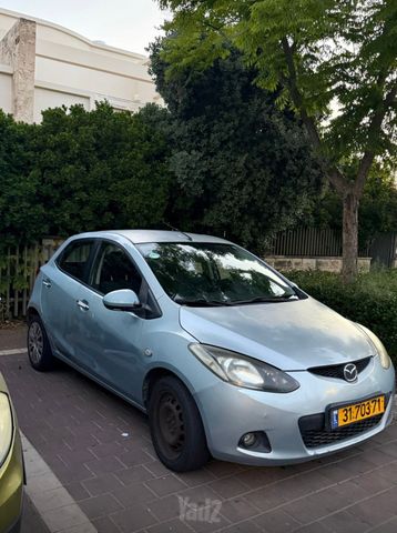 מודעת רכב מאזדה 2