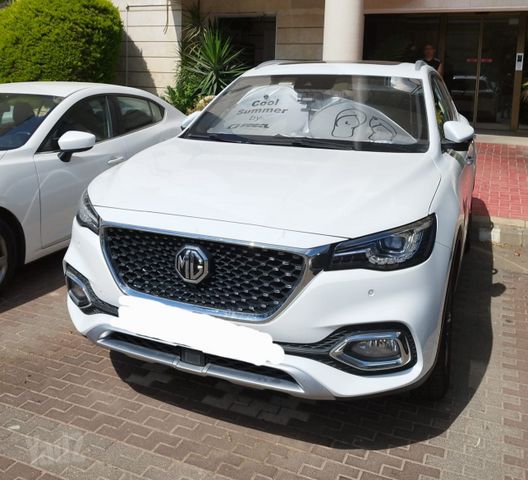 מודעת רכב אם ג'י EHS PHEV