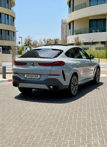 ב מ וו X6