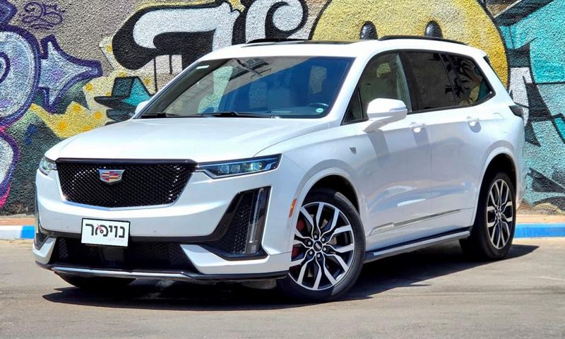 מודעת רכב קאדילק XT6
