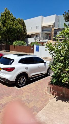 אם ג'י EHS PHEV