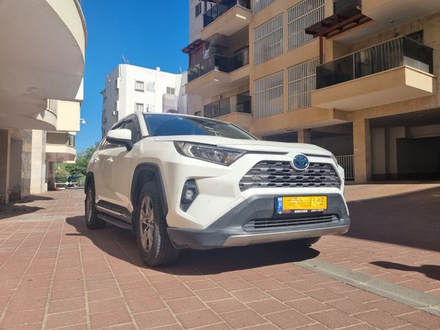 מודעת רכב טויוטה RAV4