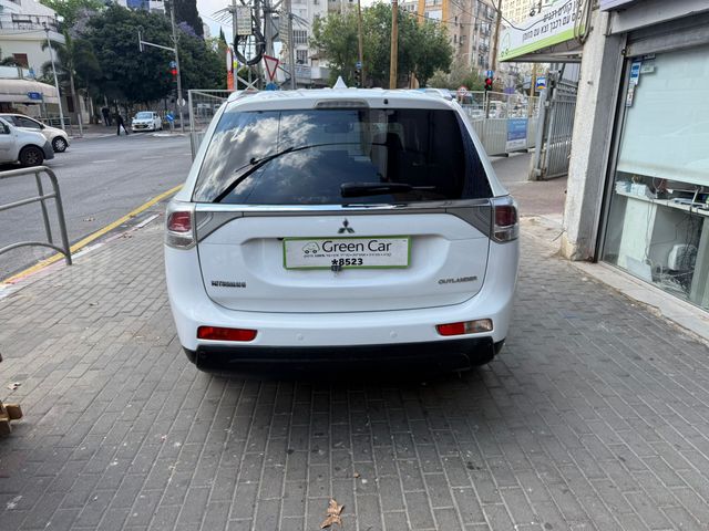 מיצובישי אאוטלנדר