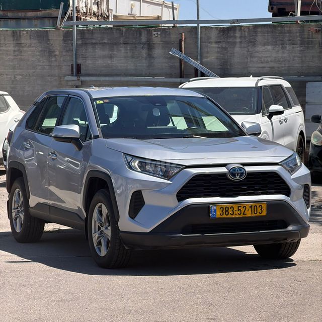 טויוטה RAV4