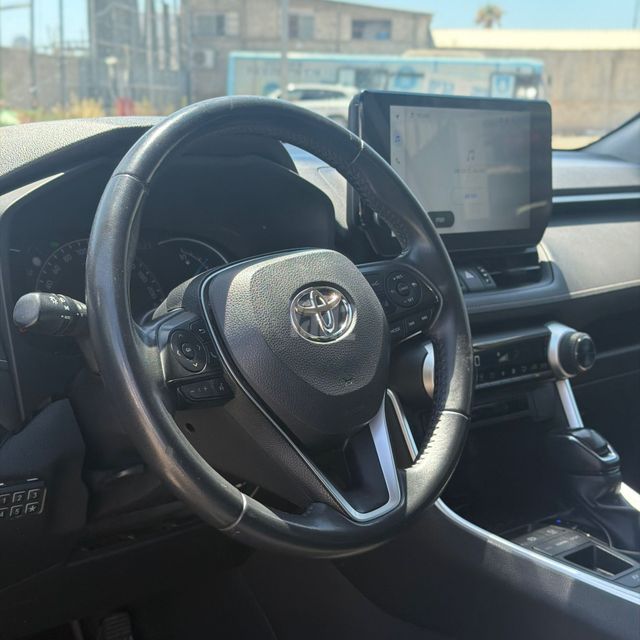 טויוטה RAV4