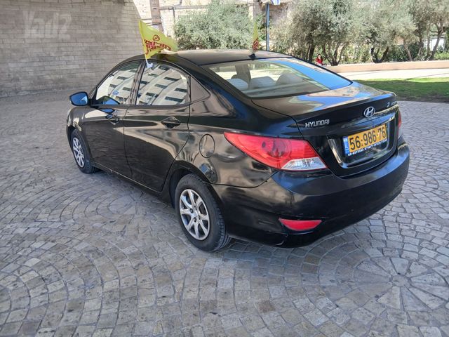 יונדאי אקסנט i25