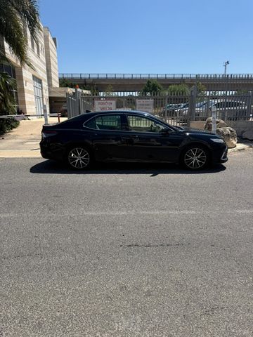 טויוטה קאמרי