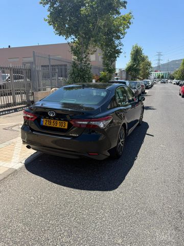 טויוטה קאמרי