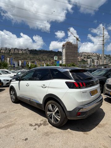 פיג'ו 3008