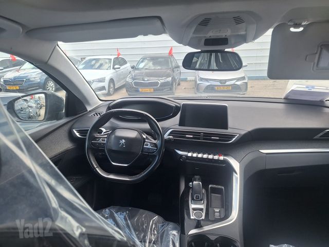 פיג'ו 3008