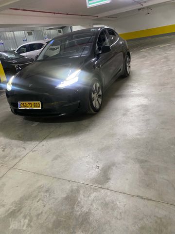 מודעת רכב טסלה מודל Y