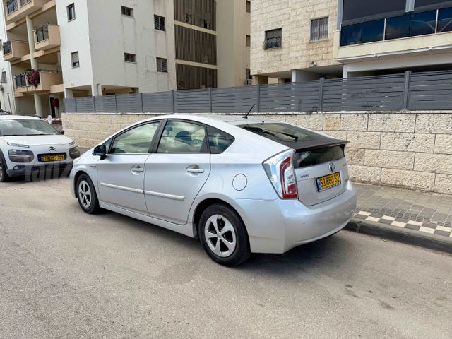 טויוטה פריוס