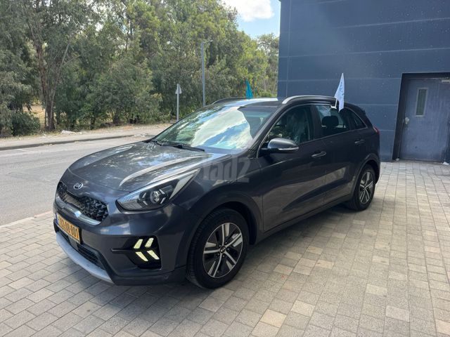 קיה נירו