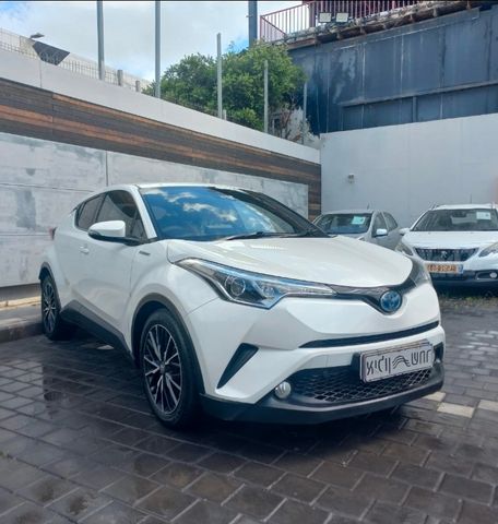 מודעת רכב טויוטה C-HR