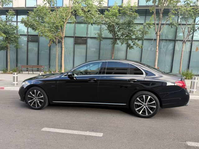 מודעת רכב מרצדס-בנץ E-class