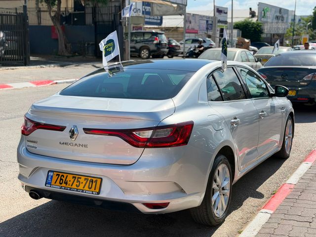 רנו מגאן