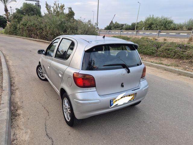 טויוטה יאריס
