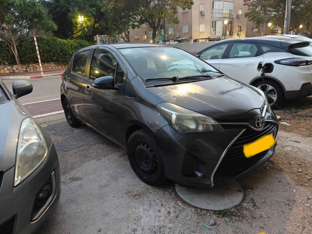 טויוטה יאריס