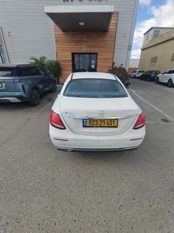 מודעת רכב מרצדס-בנץ E-class