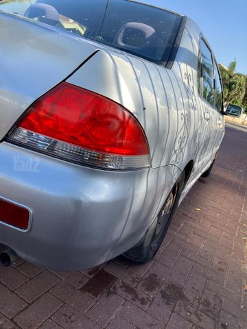 מיצובישי לנסר