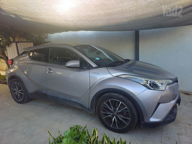 מודעת רכב טויוטה C-HR