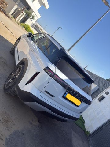 ג'אקו J7