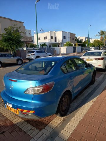מודעת רכב מאזדה 3