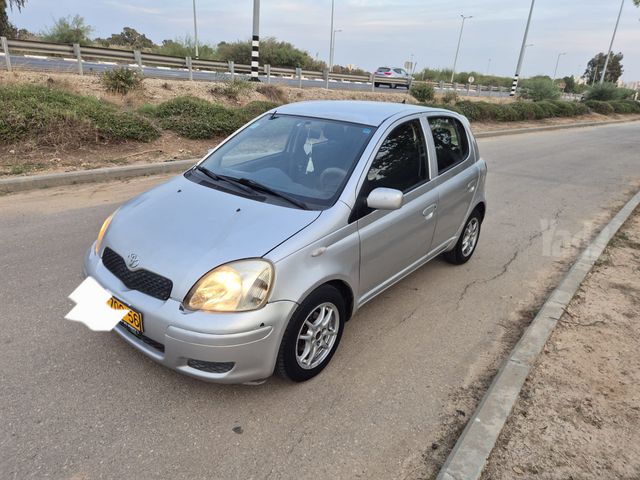 טויוטה יאריס