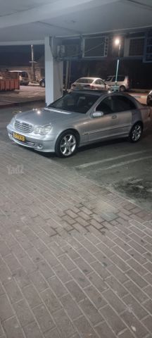 מודעת רכב מרצדס-בנץ C-class
