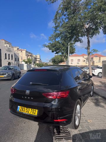 מודעת רכב סיאט לאון