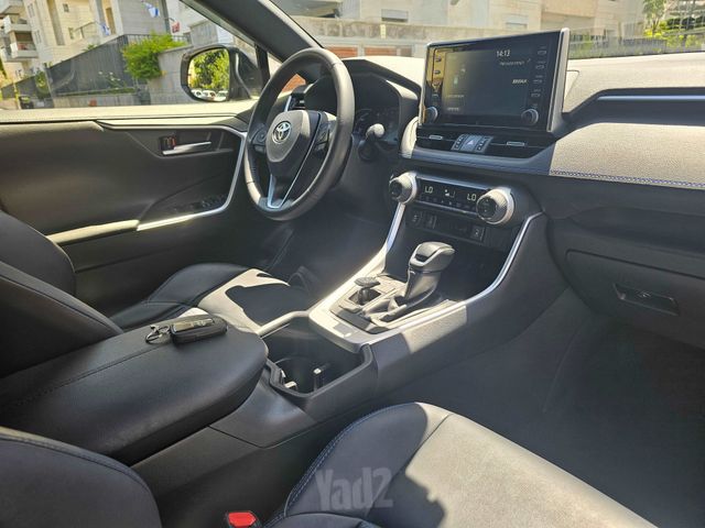 טויוטה RAV4