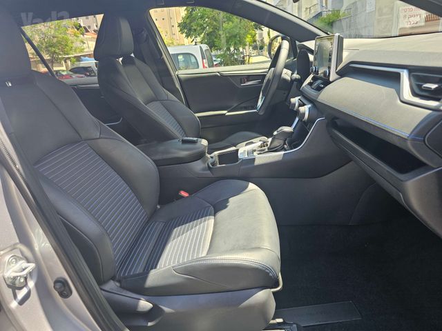 טויוטה RAV4