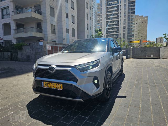 מודעת רכב טויוטה RAV4