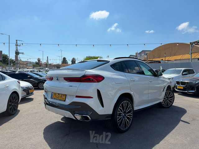 ב מ וו X6