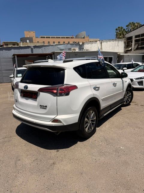 טויוטה RAV4