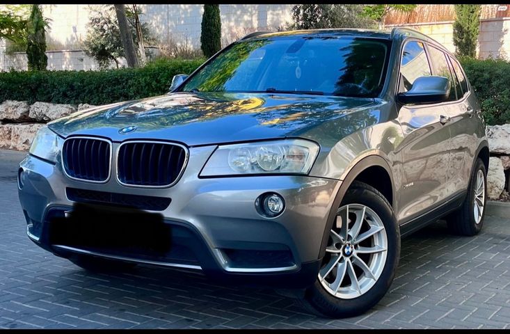 ב מ וו X3