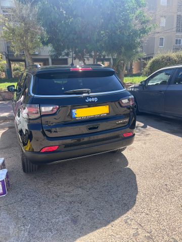 מודעת רכב ג'יפ קומפאס