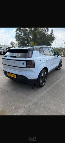 מודעת רכב וולוו EX30