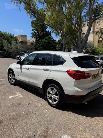 ב מ וו X1