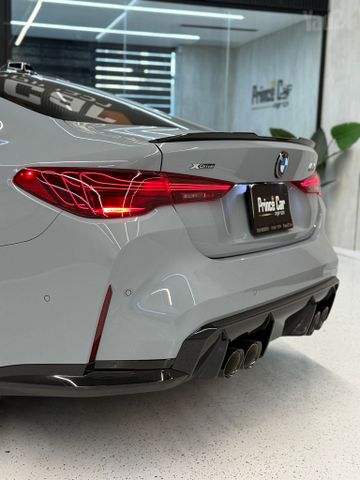 ב מ וו M4