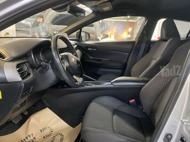 מודעת רכב טויוטה C-HR 1