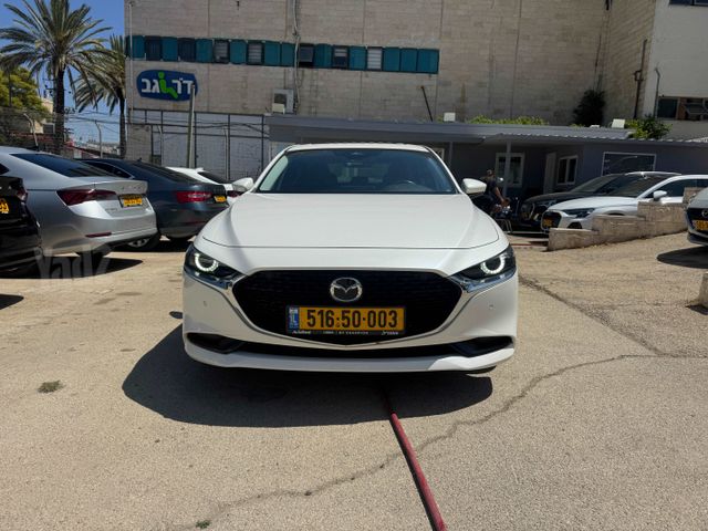 מודעת רכב מאזדה 3
