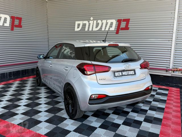 יונדאי i20