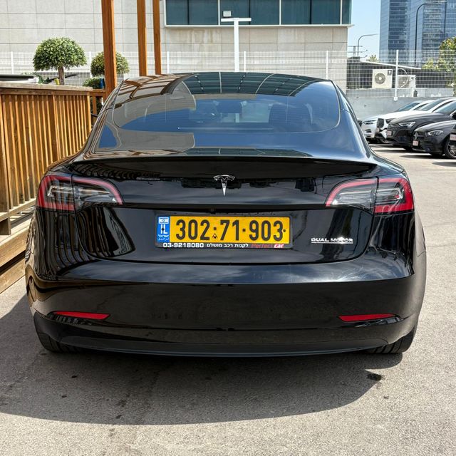 טסלה מודל 3