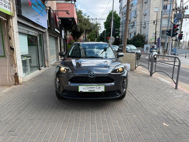מודעת רכב טויוטה יאריס קרוס