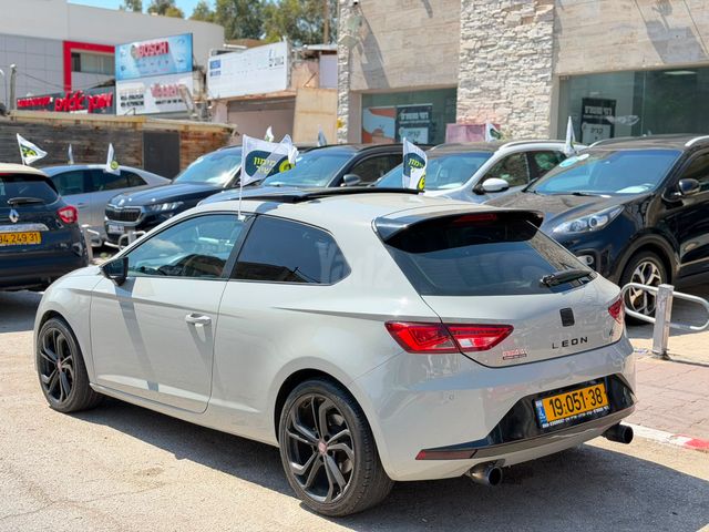 סיאט לאון