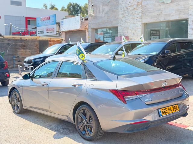 יונדאי אלנטרה