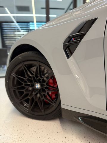 ב מ וו M4