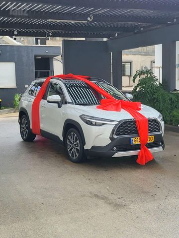 מודעת רכב טויוטה קורולה קרוס