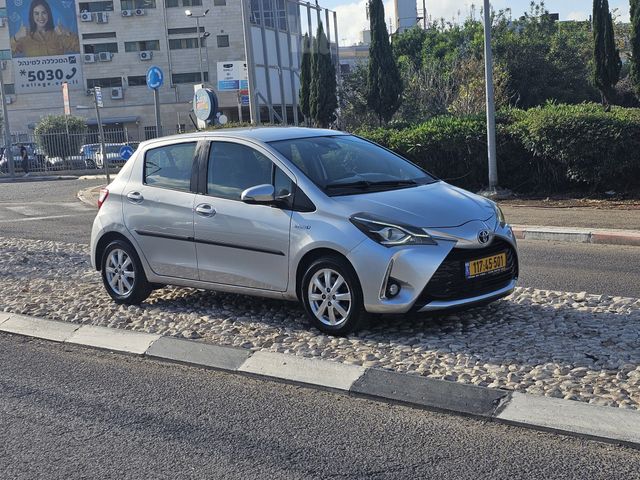 מודעת רכב טויוטה יאריס